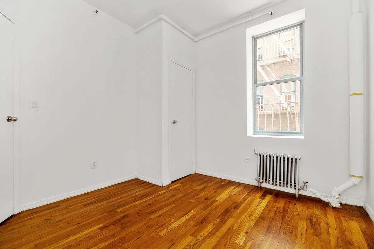 Foto del edificio - 243 W 63rd St