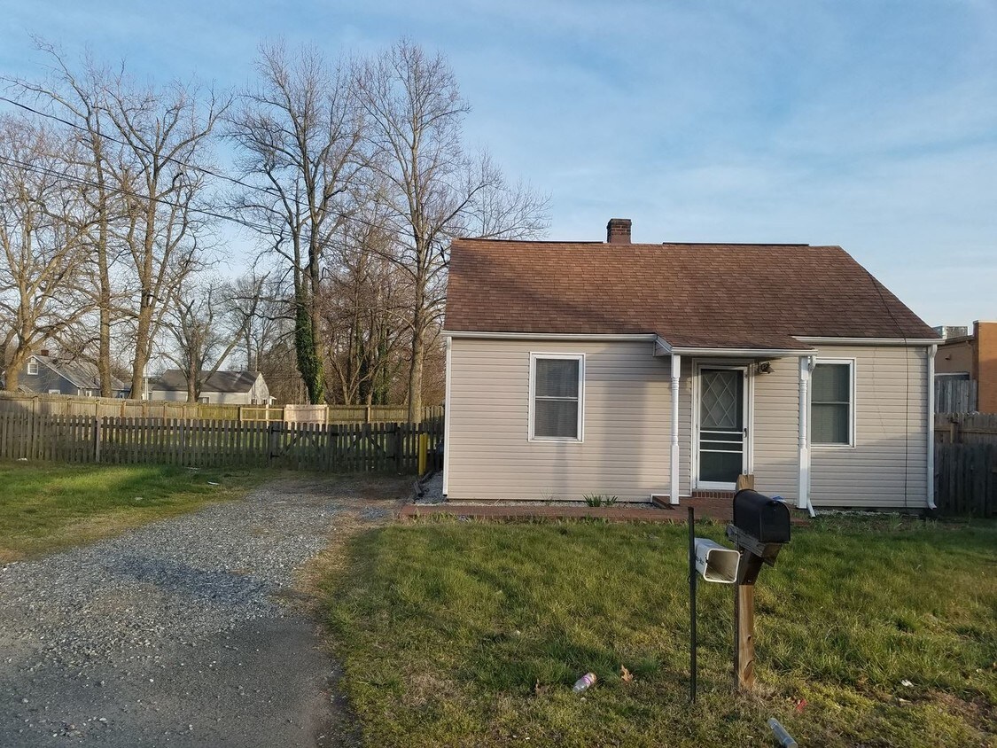 Foto principal - 111 Bend Farm Rd