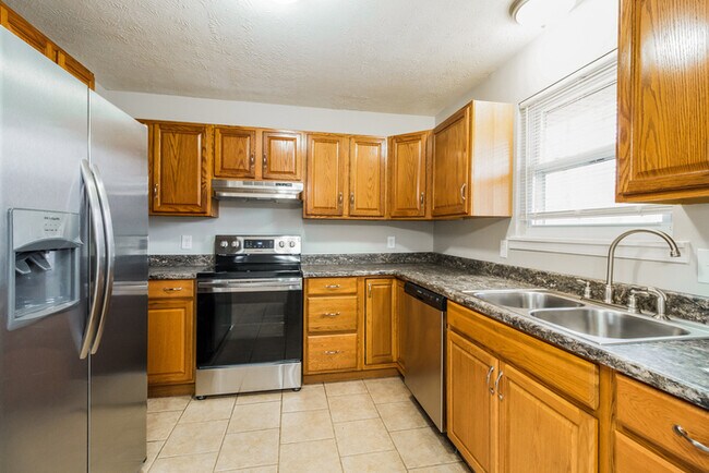 Foto del edificio - 682 Mimosa Ct