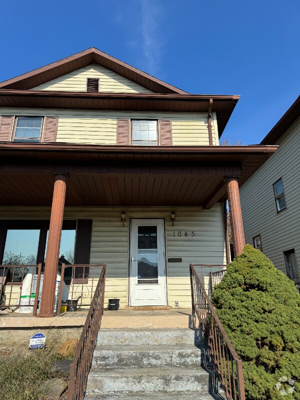 Apartments For Rent in Argillite, KY with Hardwood Floors 1 Rentals