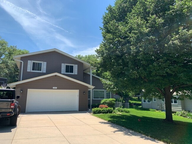 Home For Rent in Papillion - Home For Rent in Papillion