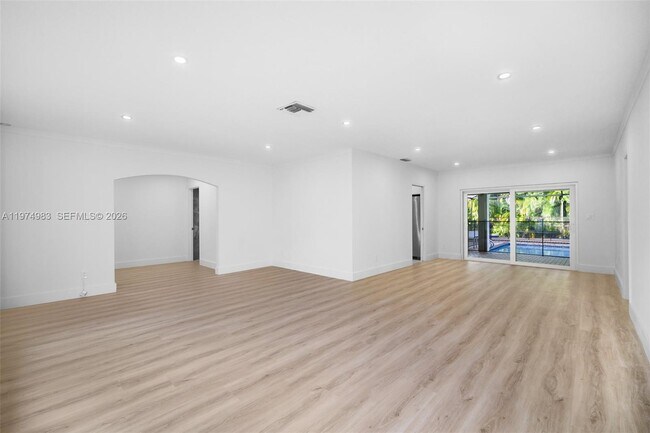 Foto del edificio - 8265 SW 145th St