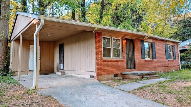Building Photo - 992 Fairburn Rd SW
