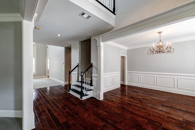 Building Photo - 2025 Ivy Ridge Rd SE