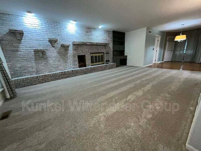 Building Photo - 43 Powder Creek Dr