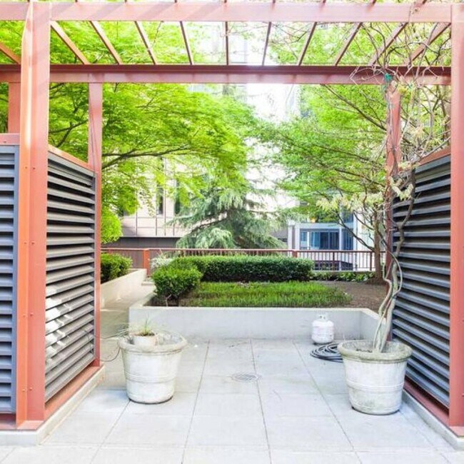 Foto del edificio - 1 bedroom in Seattle WA 98121