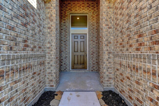 Foto del edificio - 22635 Strathmore Dr