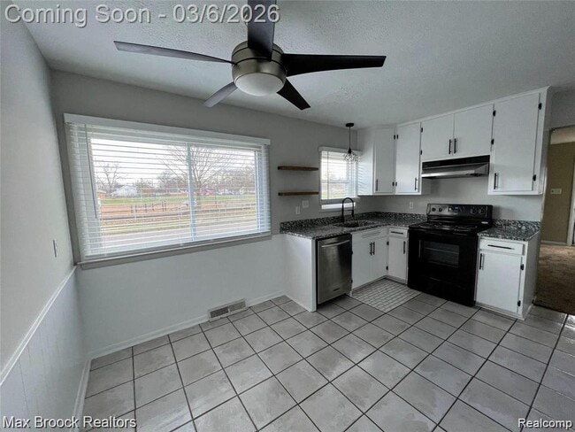 Building Photo - 1824 University St