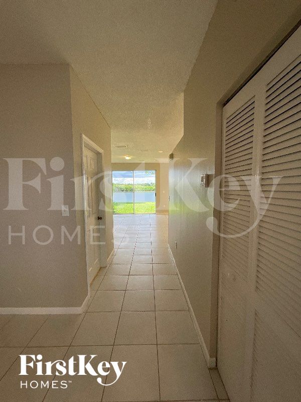 Foto del edificio - 11867 SW 7th St