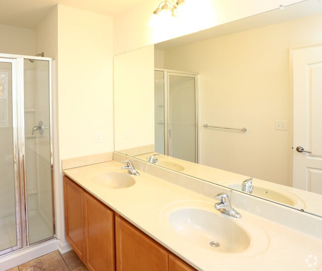 Emerson Green Apartments Clayton, NJ