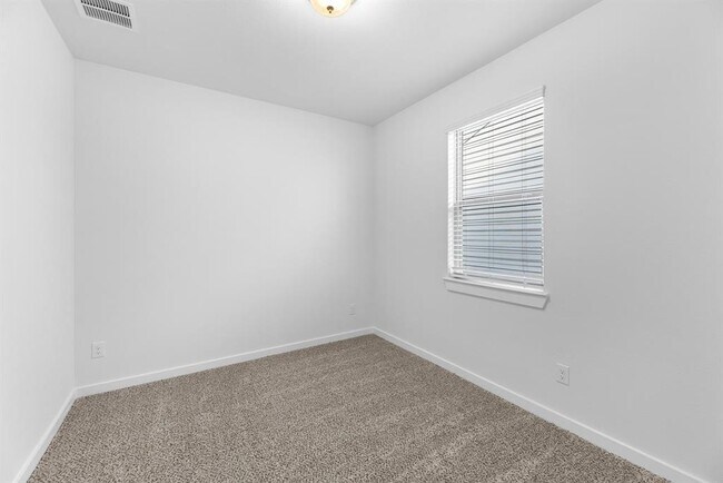 Foto del edificio - 17207 Walden Lk Ln