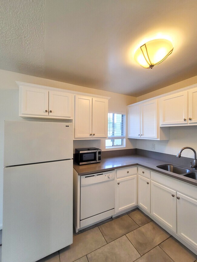 Cocina 1 - 3 - 802 Edgewood St