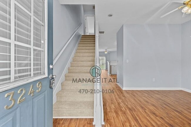 Building Photo - 2-bedroom, 2.5-bathroom Condominium in the heart of Peachtree Corners