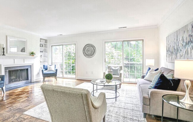 Foto del edificio - 3251 Sutton Pl NW