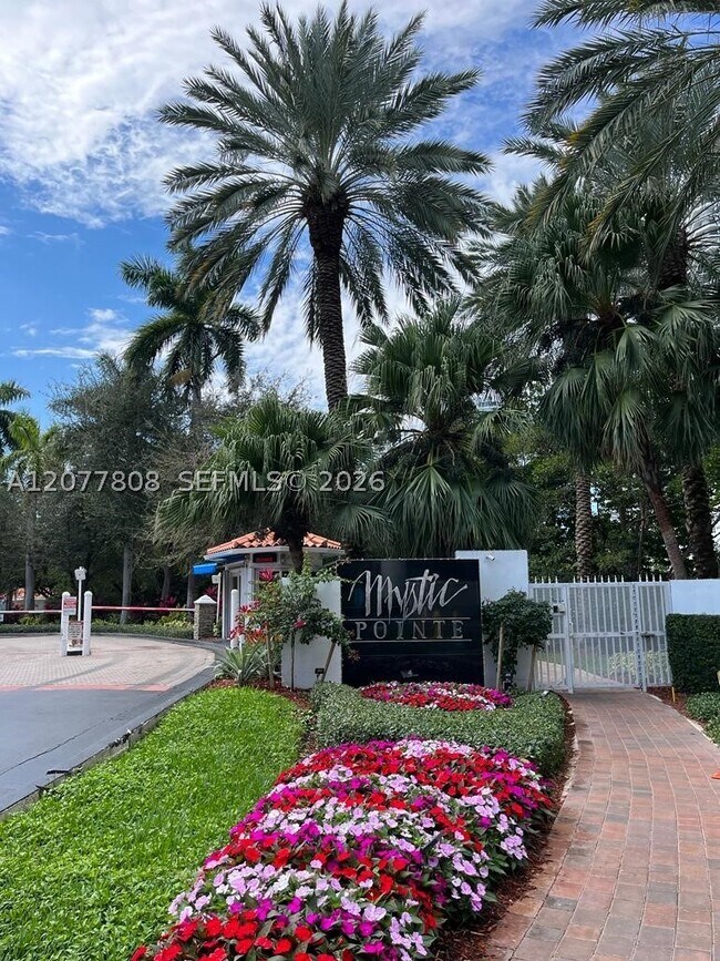 Foto del edificio - 3530 Mystic Pointe Dr