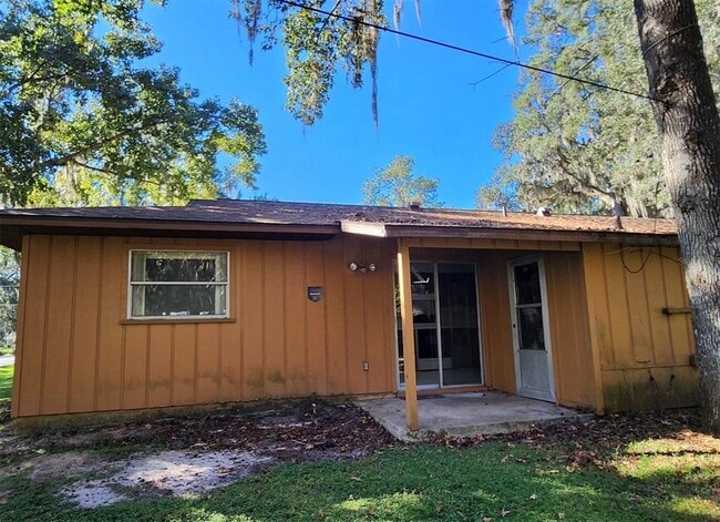 Building Photo - 20045 Suncrest Dr