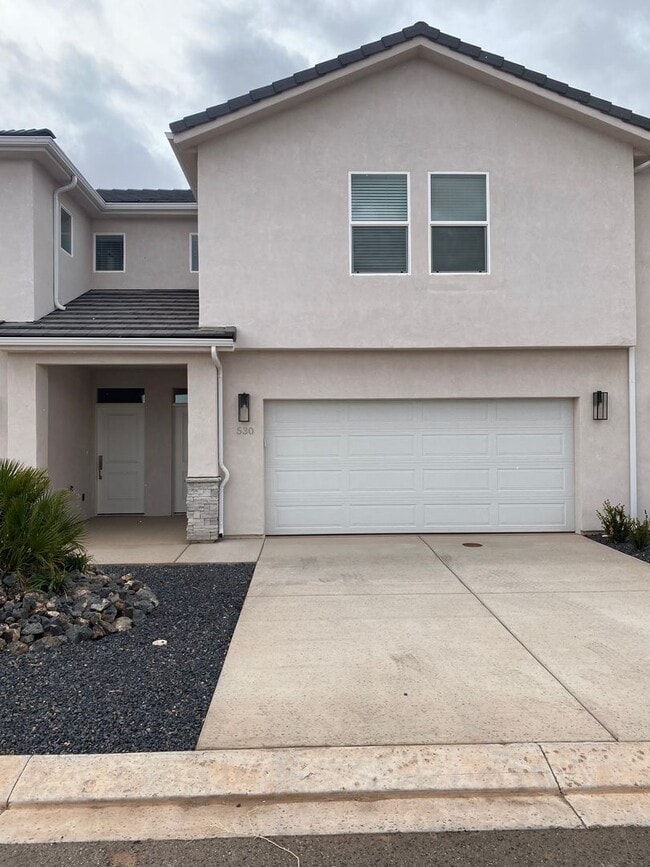 Building Photo - 530 Goldline Dr