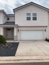 Building Photo - 530 Goldline Dr