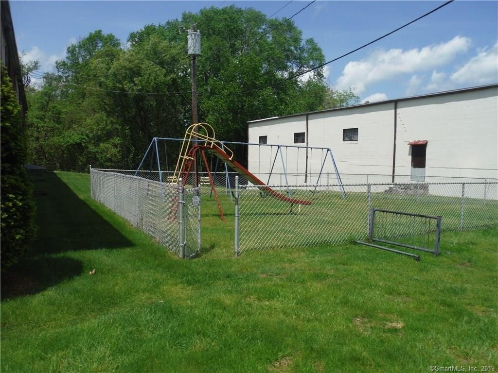 Building Photo - 131 Milford St Ext