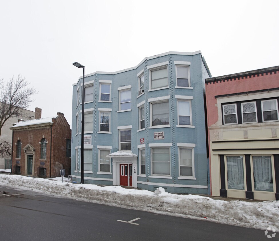 Primary Photo - 450 Gilman St