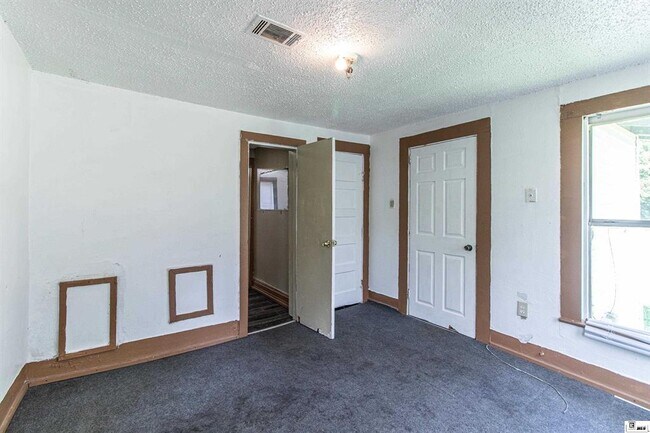 Building Photo - 4305 Petain St