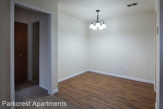 Building Photo - 7000 W Parkcrest Dr