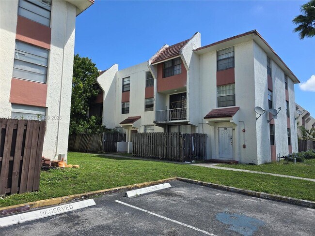 Foto del edificio - 1750 NW 55th Ave