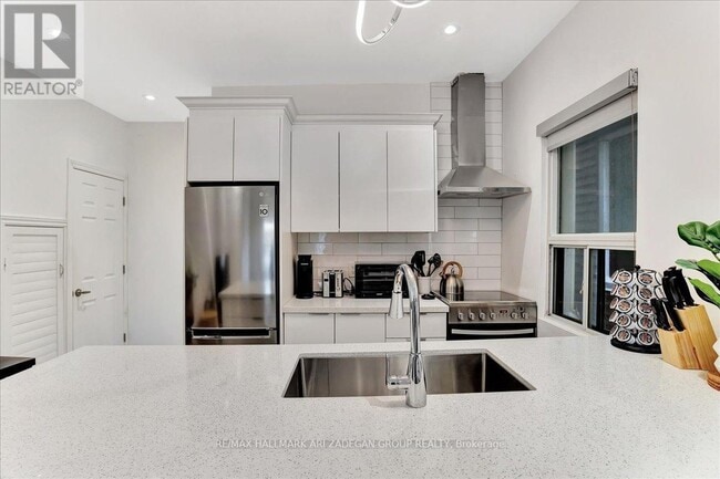 Building Photo - 138 Booth Ave