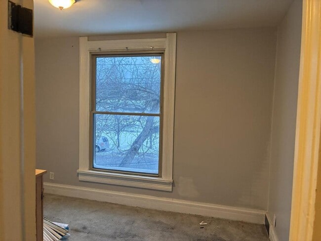 Building Photo - 87 Vennum Ave