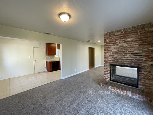 Building Photo - 829 W El Camino Ave