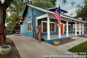 Building Photo - 626 E Woodlawn Ave