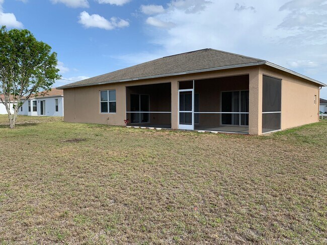 Building Photo - 113 Tropicana Pkwy E
