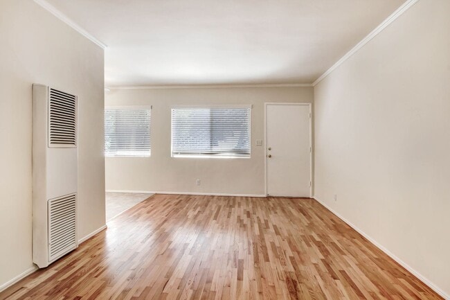 Foto del edificio - 2015-2019 4th Street in Santa Monica - steps to Main St. and the beach!