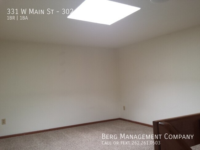 Building Photo - 331 W Main St