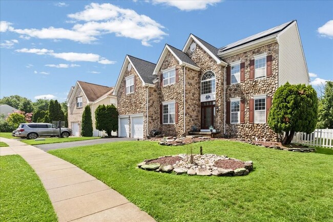 Building Photo - 49 Equestrian Dr