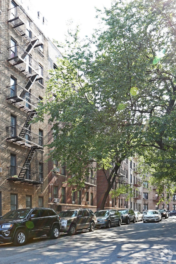 Building Photo - 25 Dongan Pl