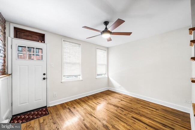 Foto del edificio - 2415 E Firth St