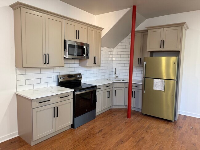 Foto del edificio - 711 Chew St