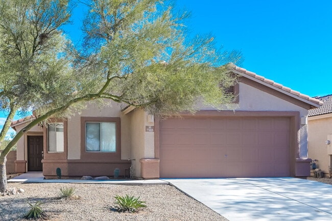 Building Photo - 7103 S Providence Dr