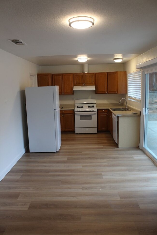 Building Photo - 331 Rebecca Ave