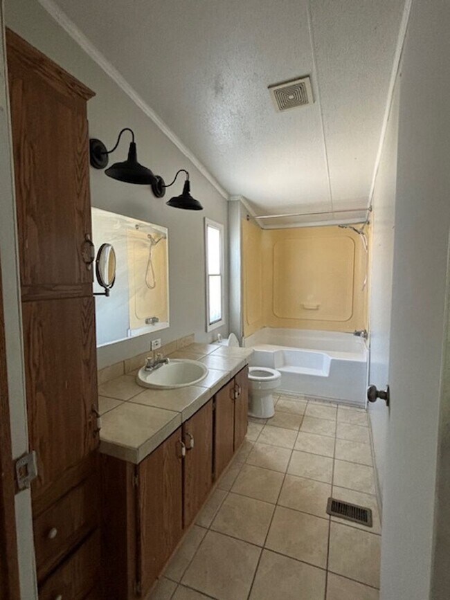 Building Photo - 3-Bedroom 2-bath double wide