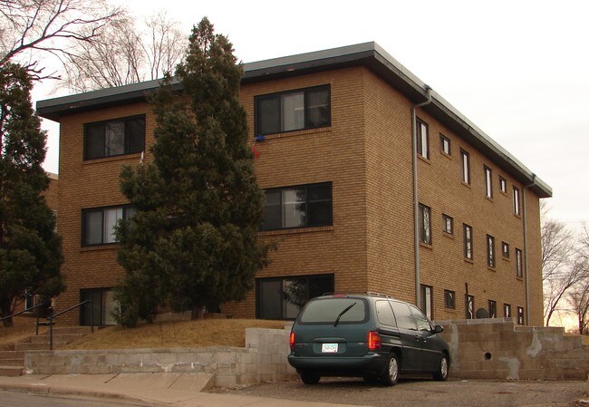 Building Photo - 950 47th Ave NE