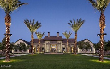 Building Photo - 2443 W Maximo Wy