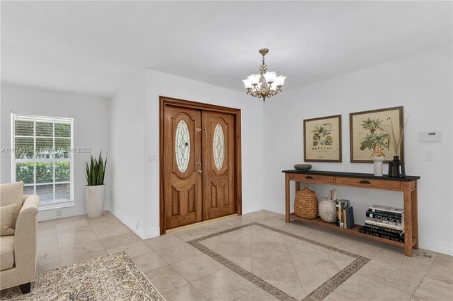 Foto del edificio - 14780 Old Cutler Rd