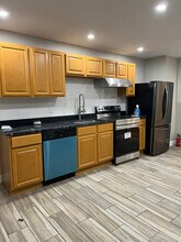 Building Photo - 10 Walnut Ct