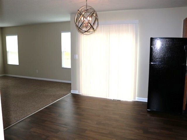 Building Photo - 9073 Bunker Hill Way
