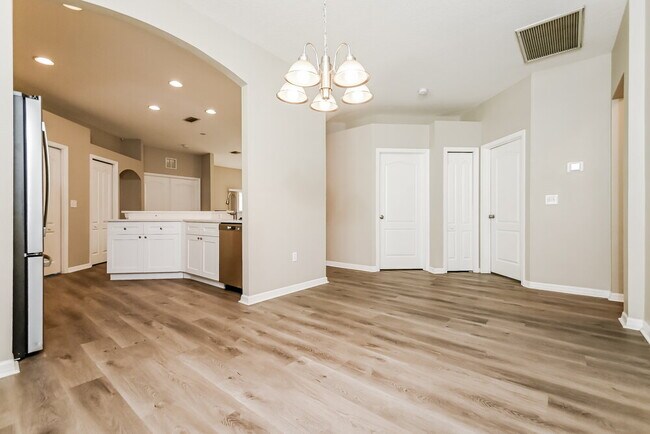 Building Photo - 6150 Kiteridge Dr