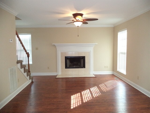 Foto del edificio - 1582 Cider Ln