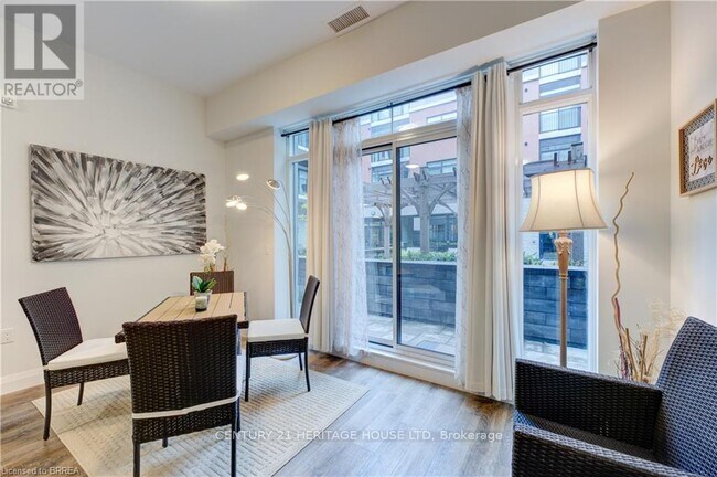 Building Photo - 1 Redfern Ave