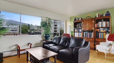Building Photo - 1370 Clyde Ave